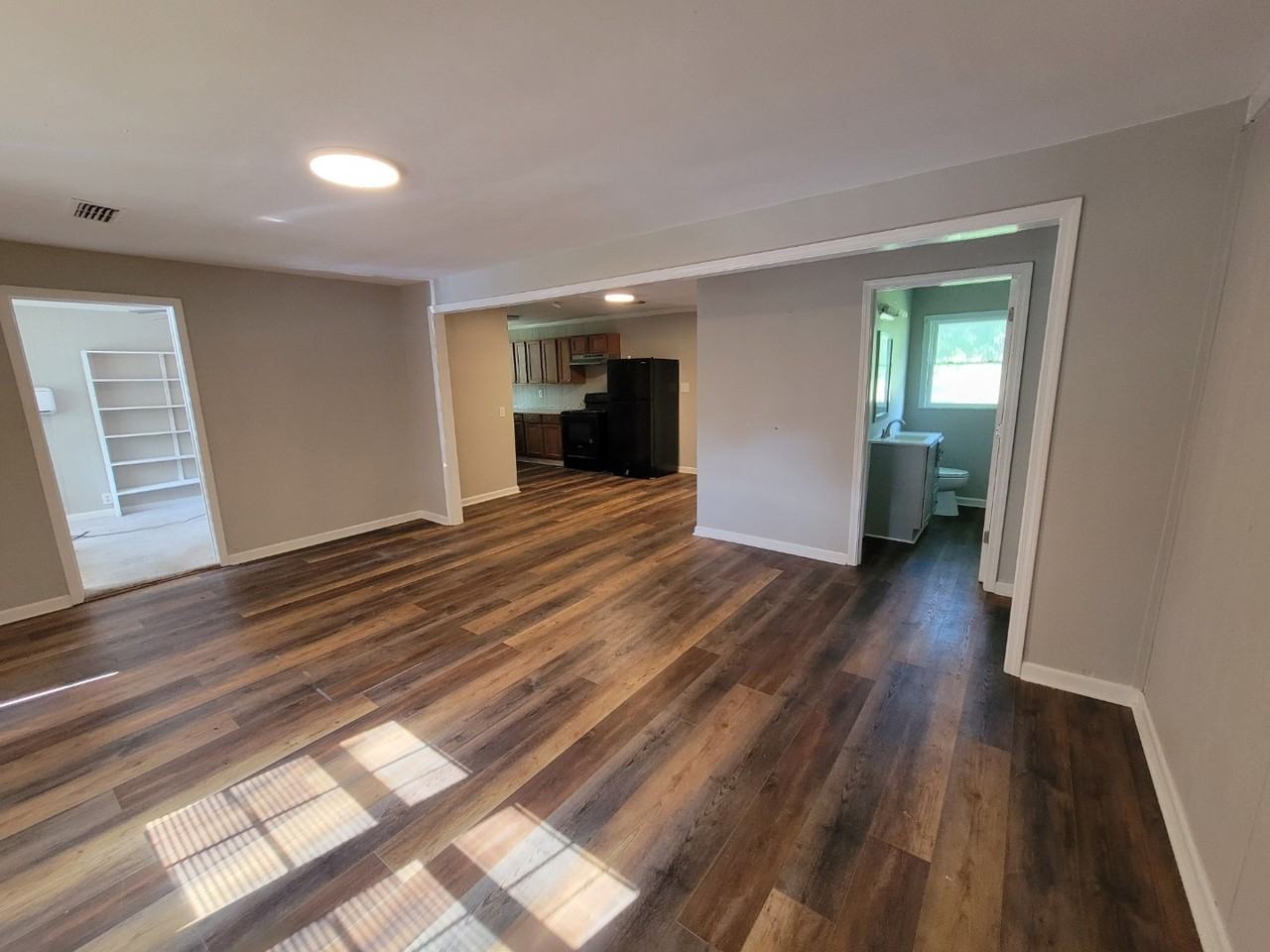 206 Westwood Dr - Photo 3 of 11