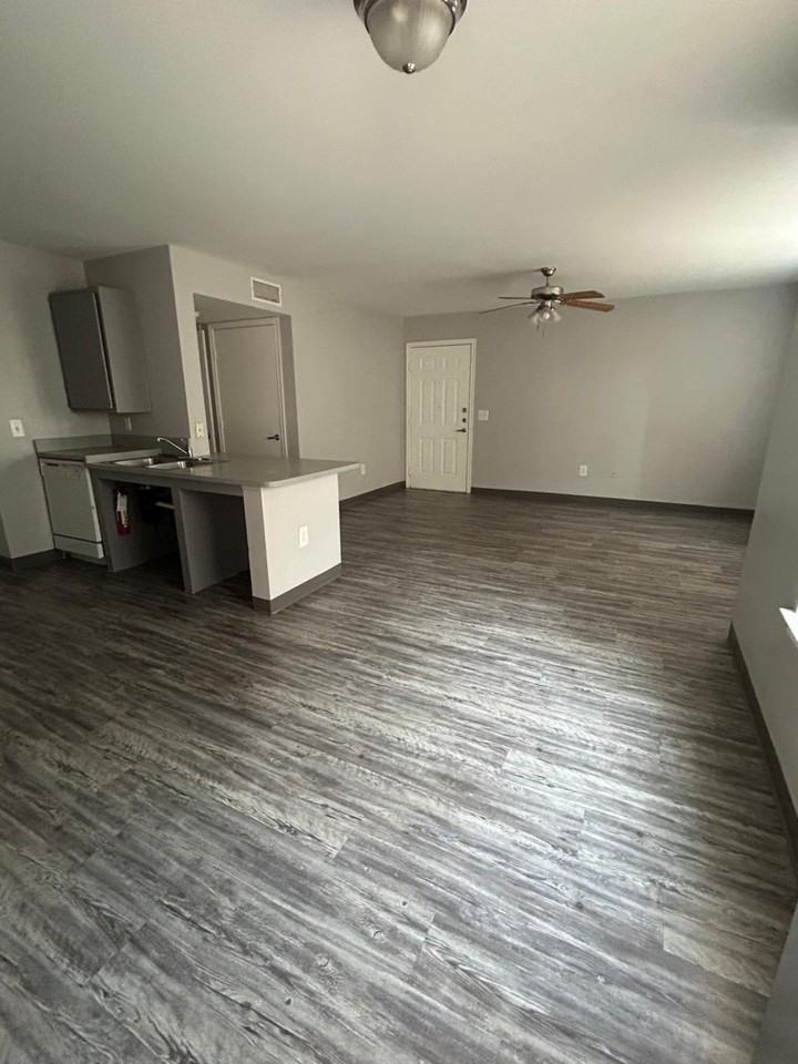 3817 S. Veterans Blvd-611 #611-60 - Photo 6 of 13