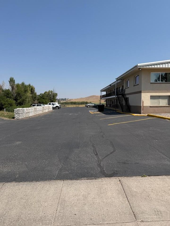 230 Bear River Dr - Photo 3 of 7