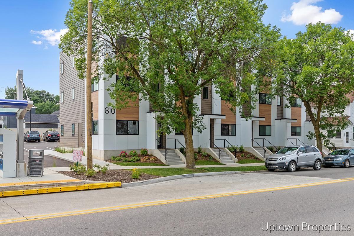 810 Fulton - Photo 3 of 10