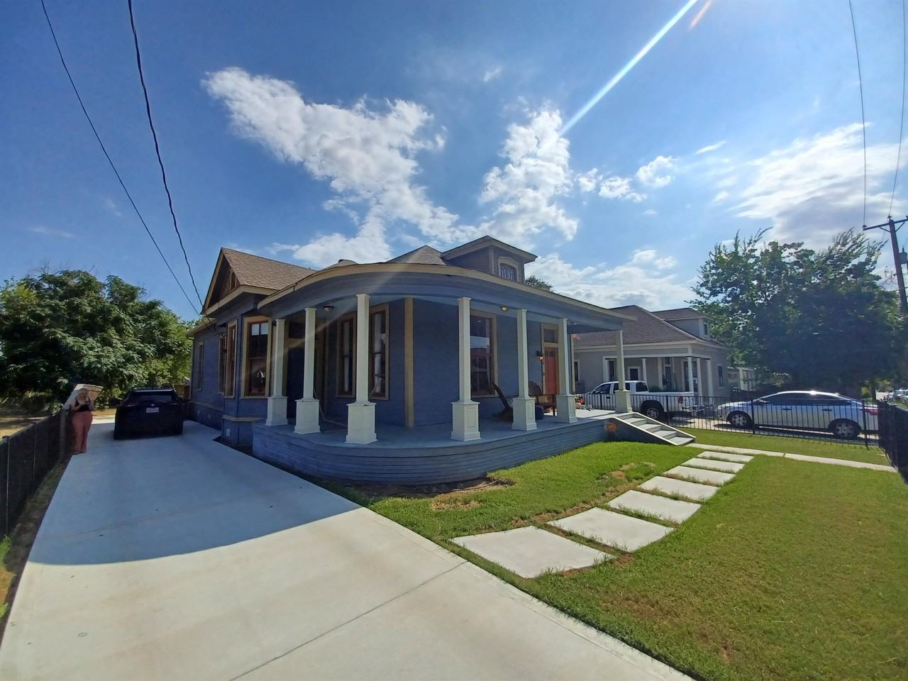 726 Dawson St #1 - Photo 3 of 25