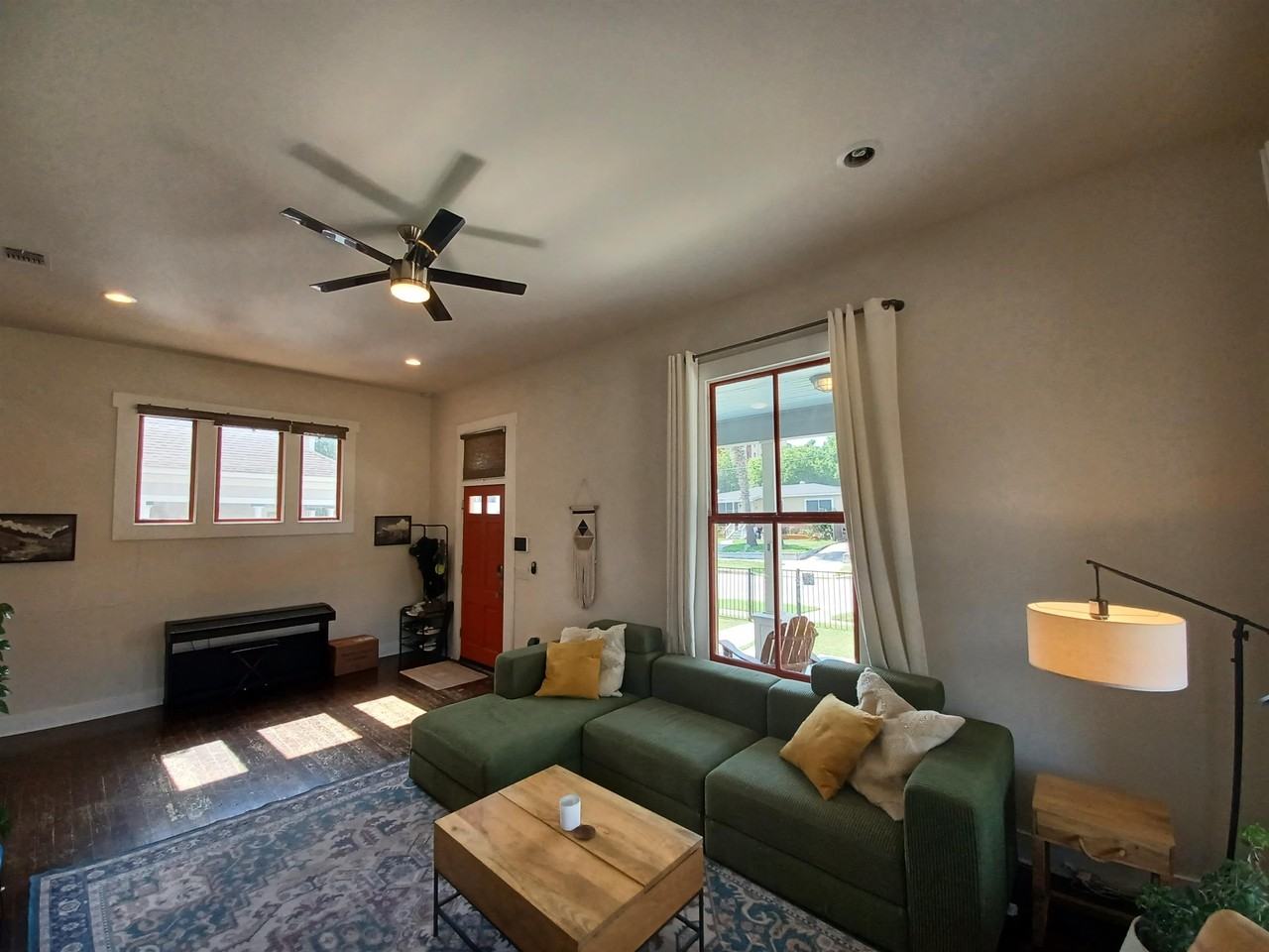 726 Dawson St #1 - Photo 7 of 25