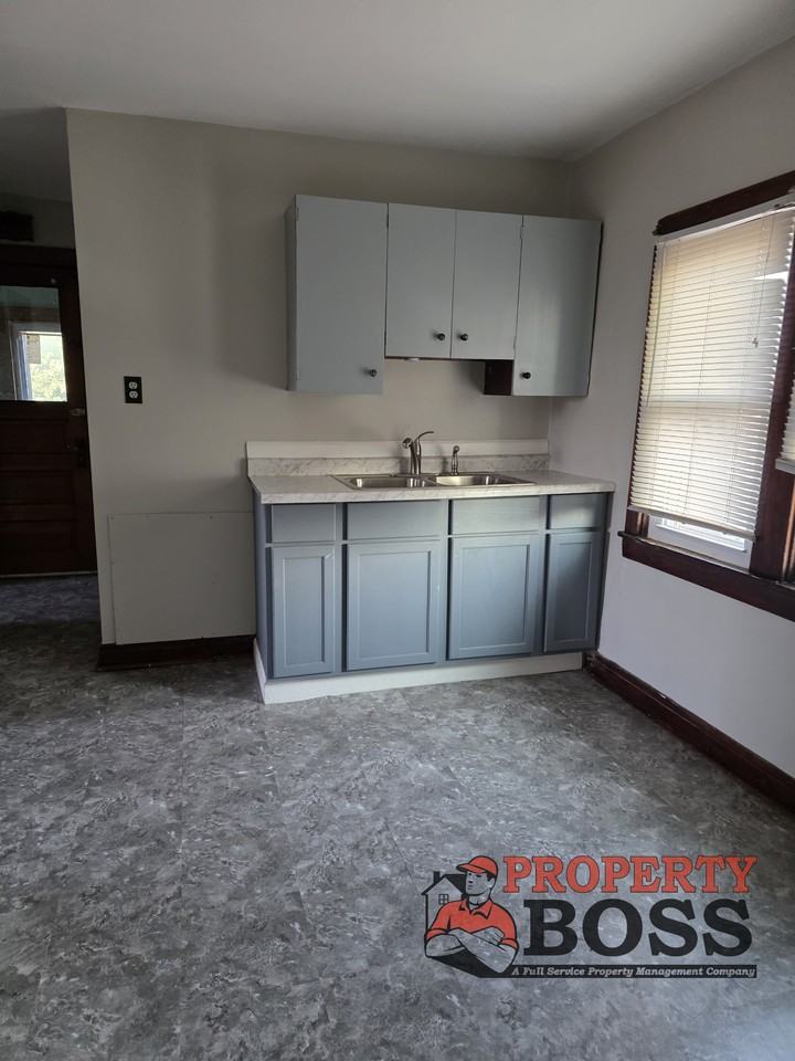 White Oak Ave #3 - Photo 4 of 9