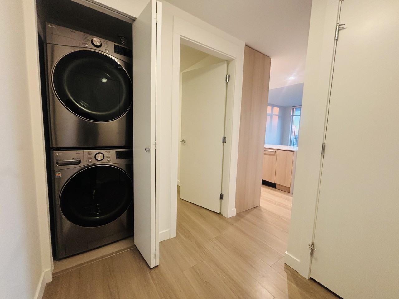 618 Carnarvon St #2601 - Photo 5 of 50