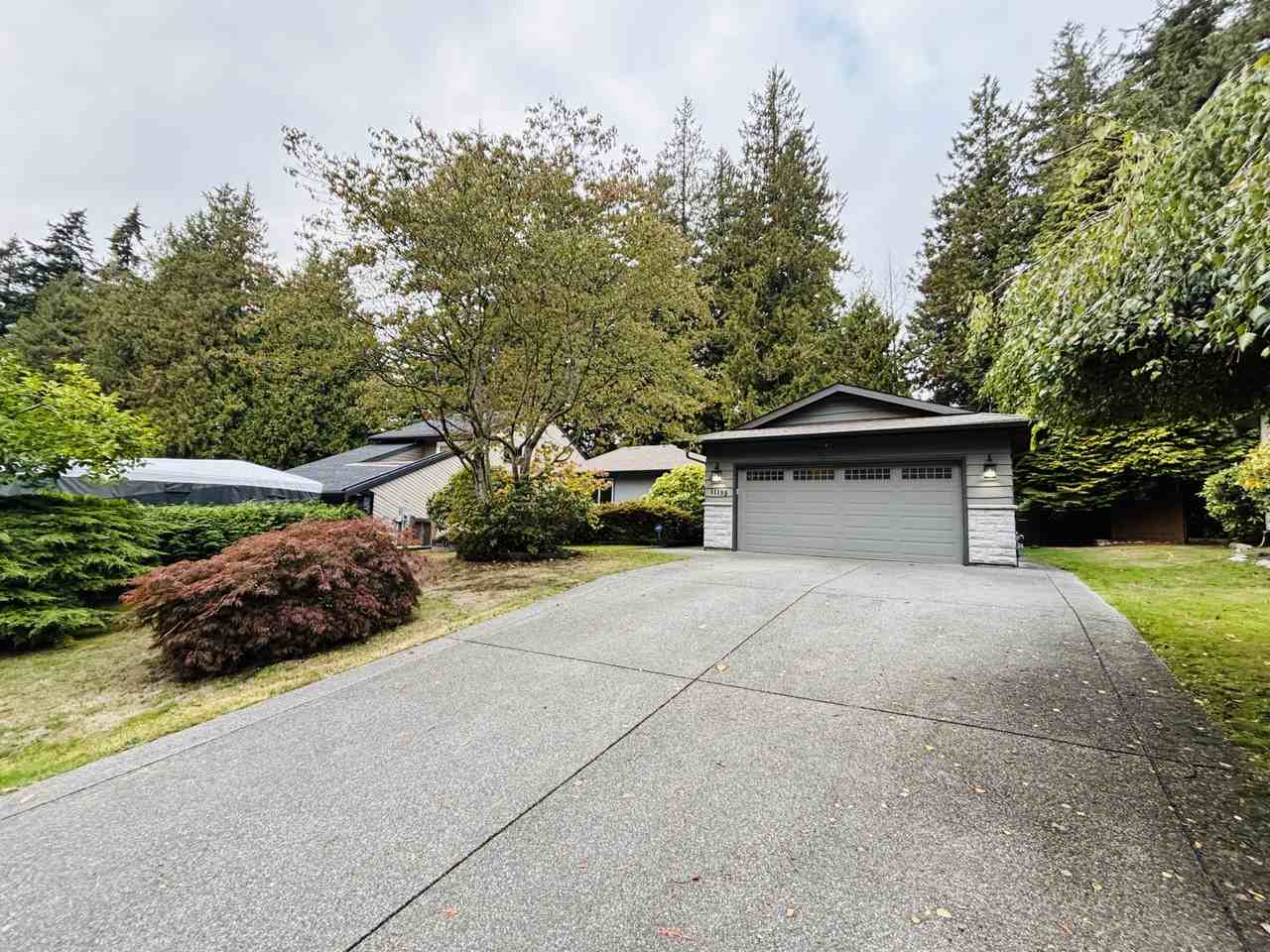 11189 Canyon Cres - Photo 3 of 50