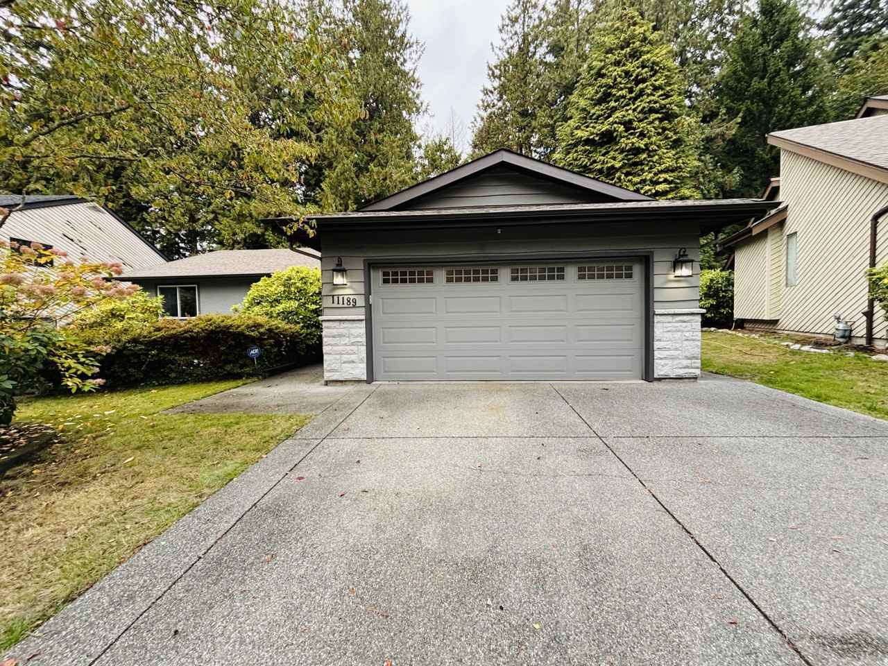 11189 Canyon Cres - Photo 4 of 50