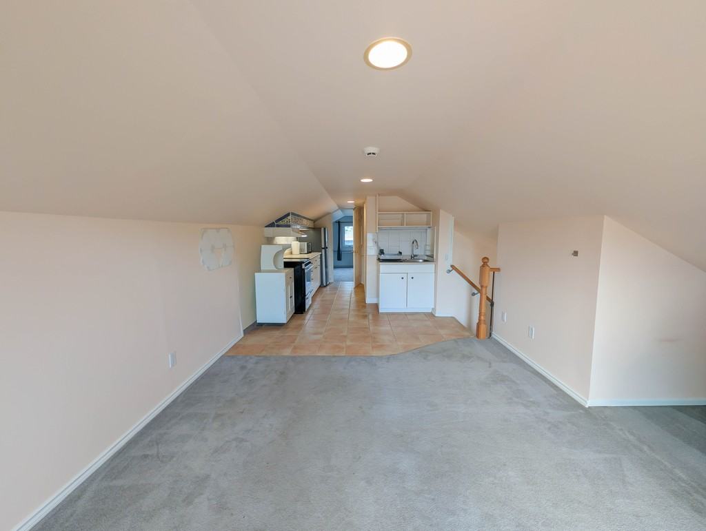 977 Parkhill Ave - Photo 5 of 17