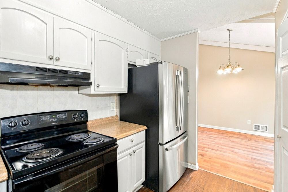 6908 Cedar Hill Ct - Photo 6 of 16