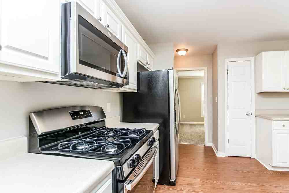 436 Eglington Trl - Photo 5 of 17