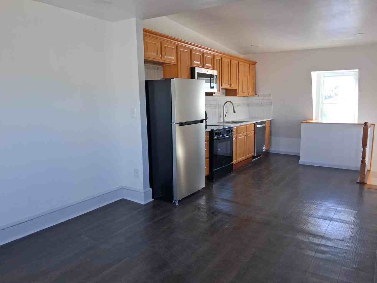 1568 N 10th St #3 - Photo 4 of 23