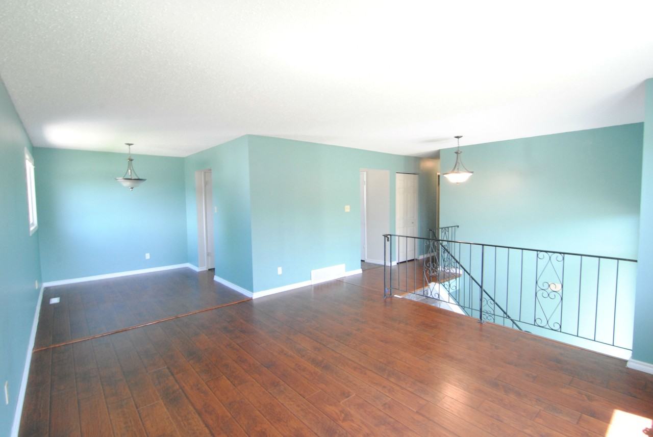 4810 52 Ave - Photo 2 of 20