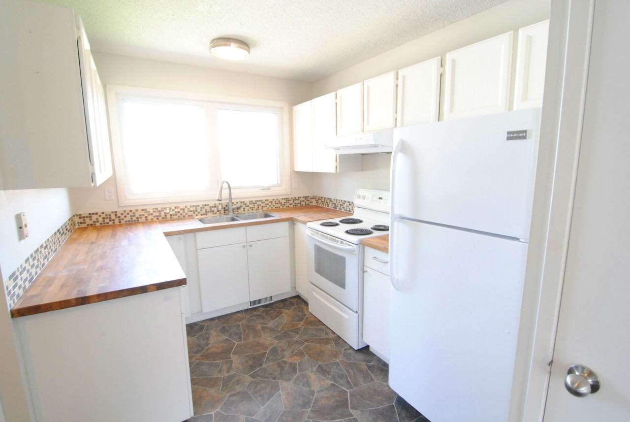 4810 52 Ave - Photo 5 of 20