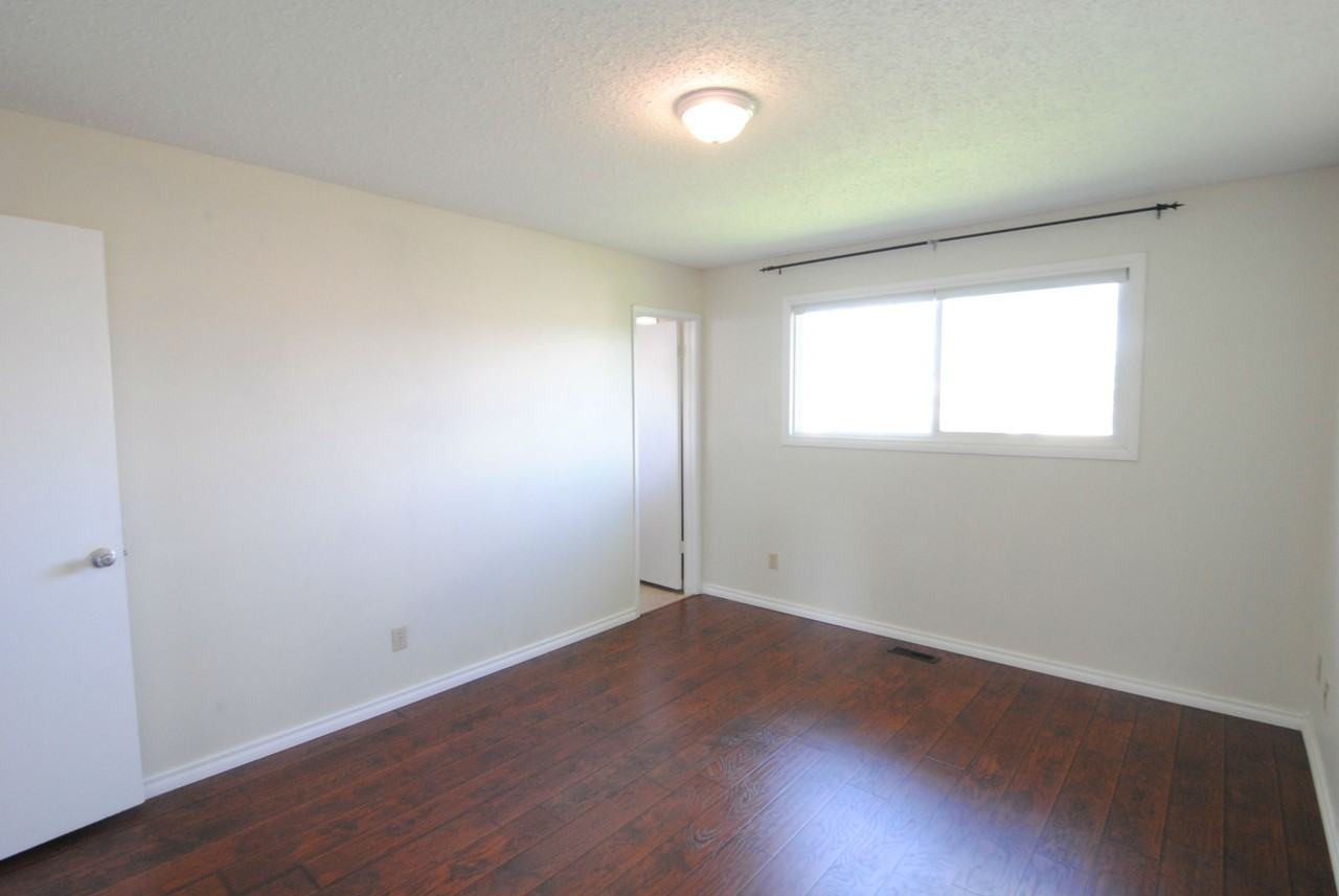 4810 52 Ave - Photo 7 of 20