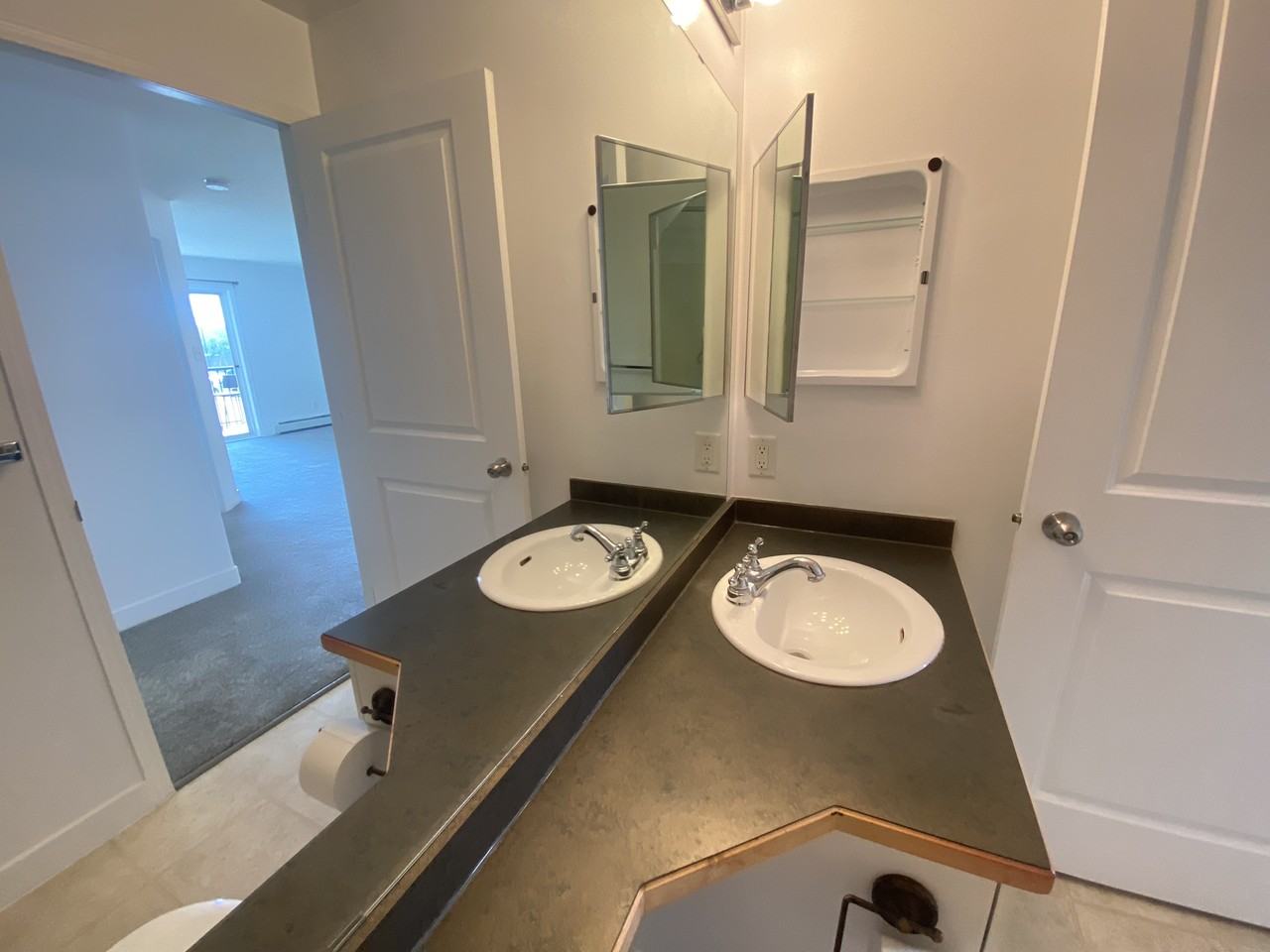 11325 83 St Nw - Photo 3 of 19