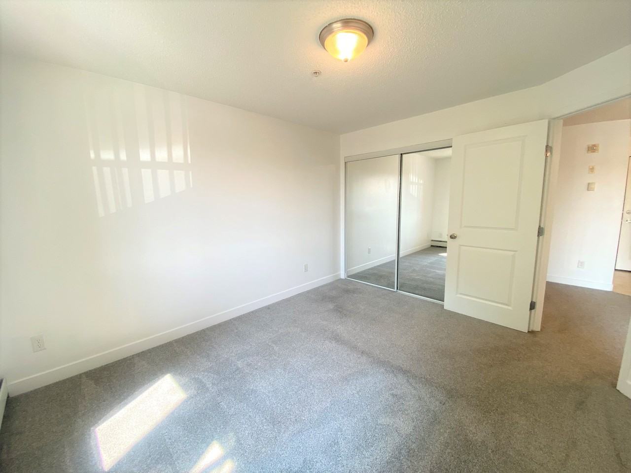 11325 83 St Nw - Photo 6 of 19