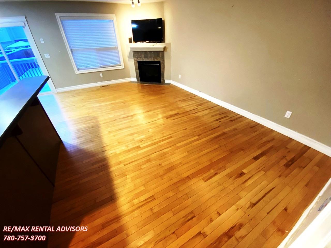 3034 16a Ave Nw - Photo 7 of 18
