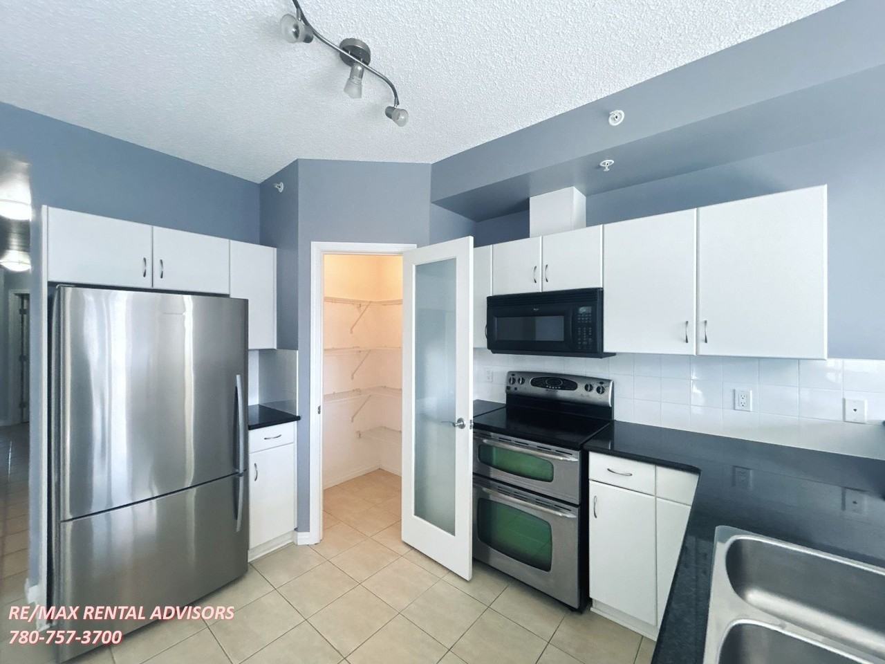 10504 99 Ave Nw - Photo 4 of 24