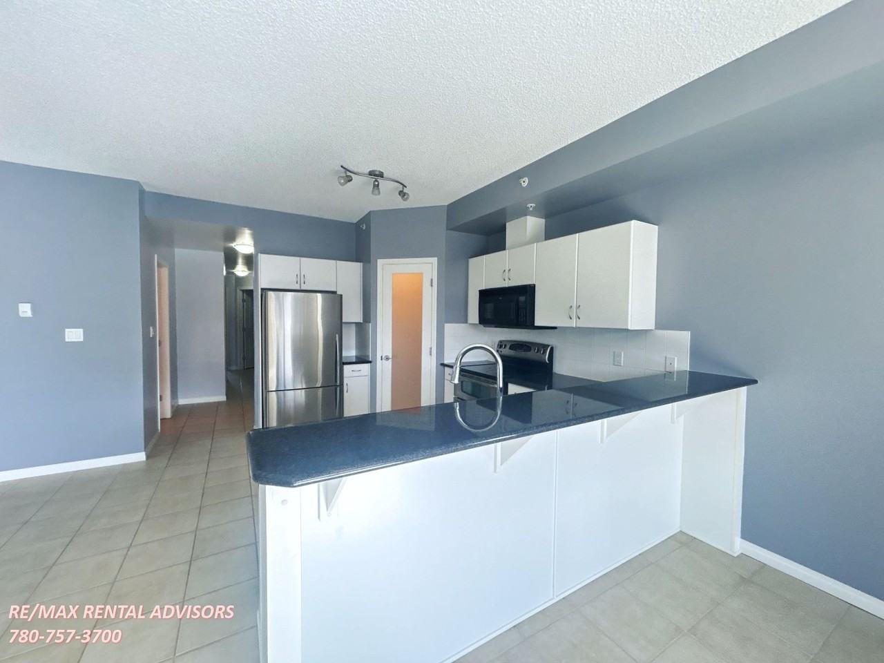 10504 99 Ave Nw - Photo 5 of 24