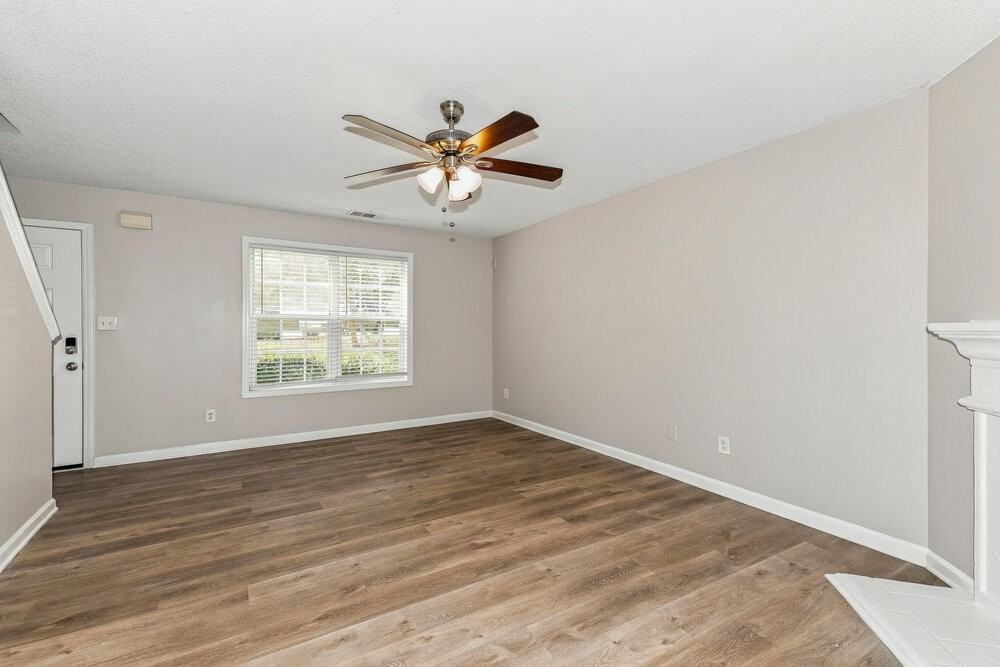 6612 Chestnut Oaks Rdg - Photo 4 of 17