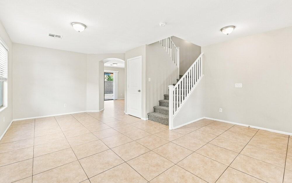 2437 W Silver Sage Ln - Photo 5 of 17