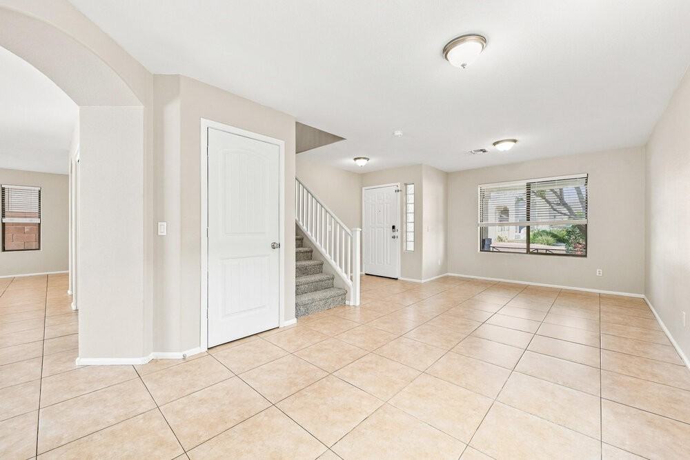 2437 W Silver Sage Ln - Photo 6 of 17