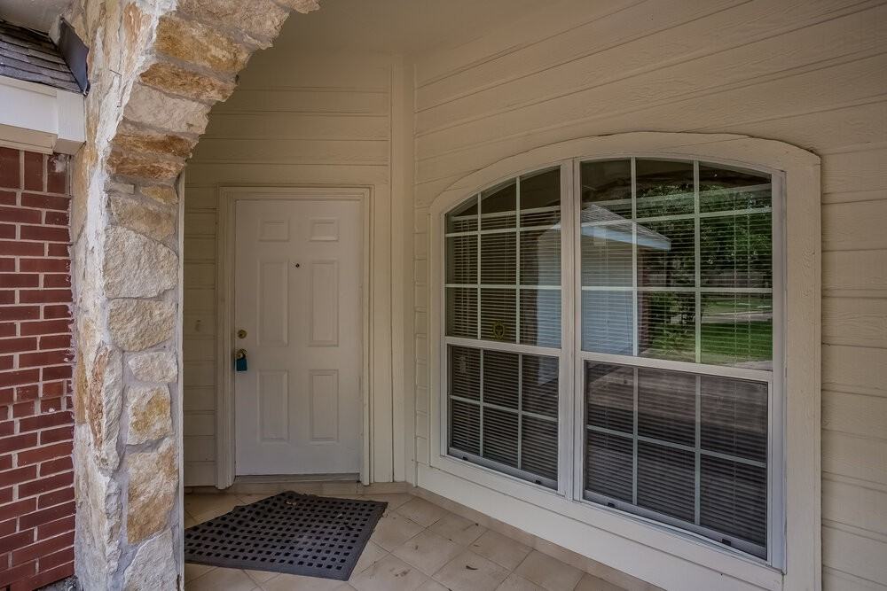 18942 Twigsworth Ln - Photo 2 of 12