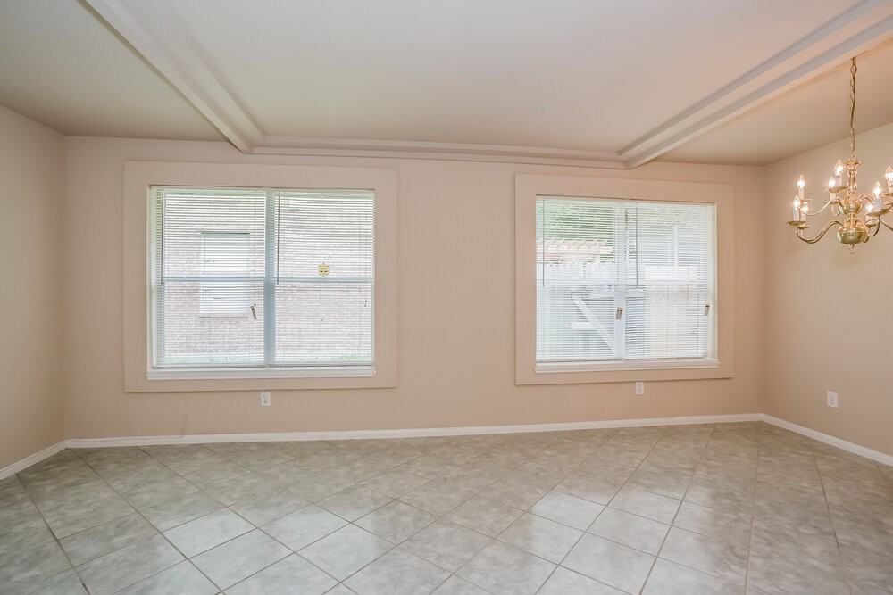 18942 Twigsworth Ln - Photo 4 of 12