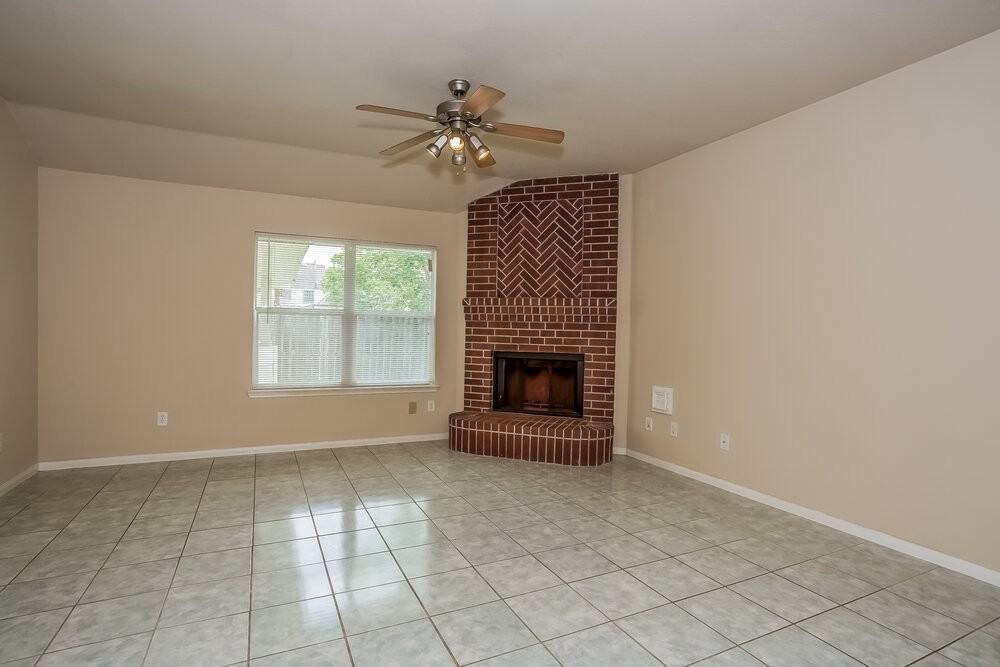 18942 Twigsworth Ln - Photo 5 of 12
