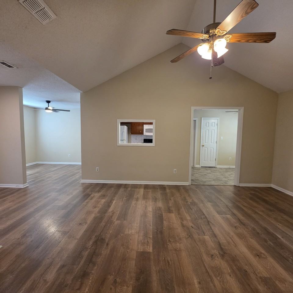 105 Indianola Ct #1 - Photo 3 of 22