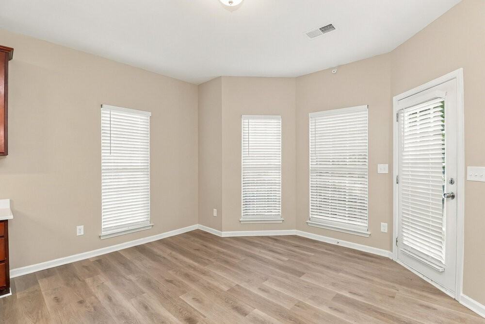 5634 Underwood Ave - Photo 7 of 17