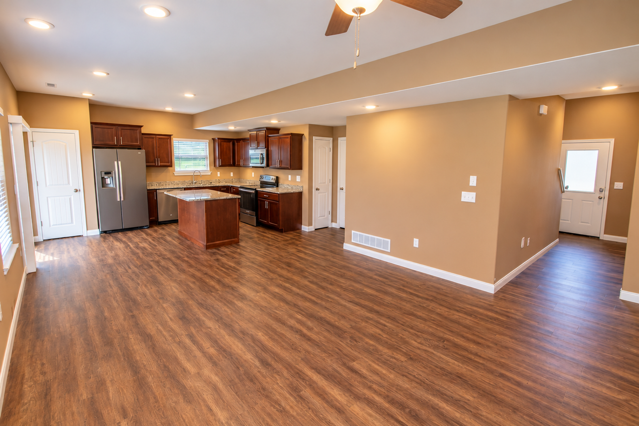 2810 Amberwood Ct - Photo 5 of 27