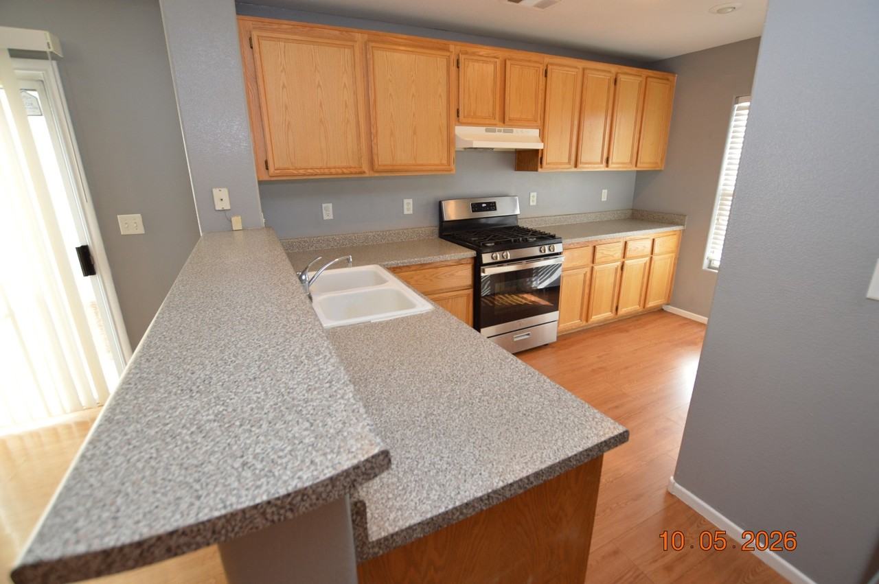 10268 Newfane Ct #1 - Photo 6 of 19
