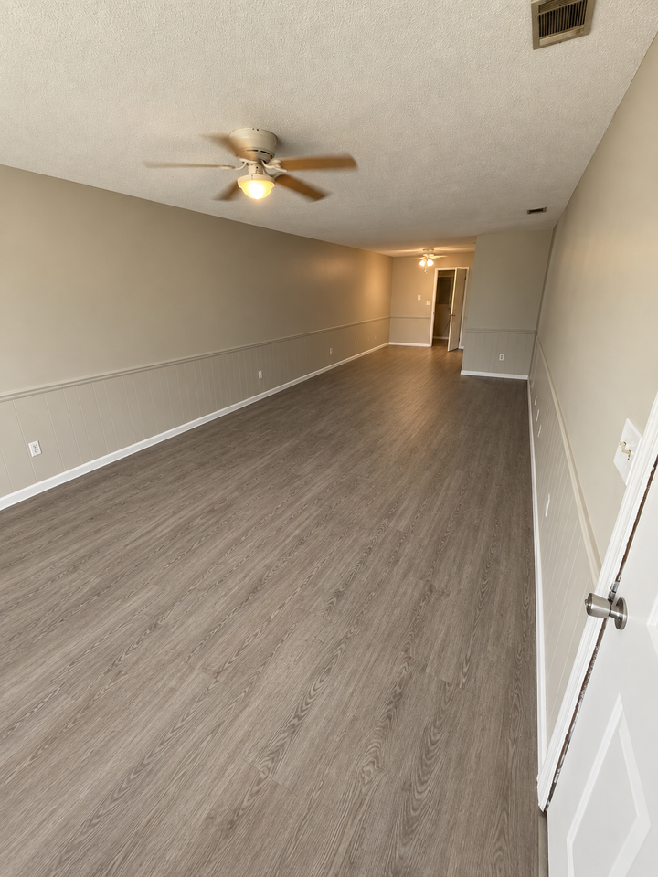 174 Creek Dr #B - Photo 3 of 10