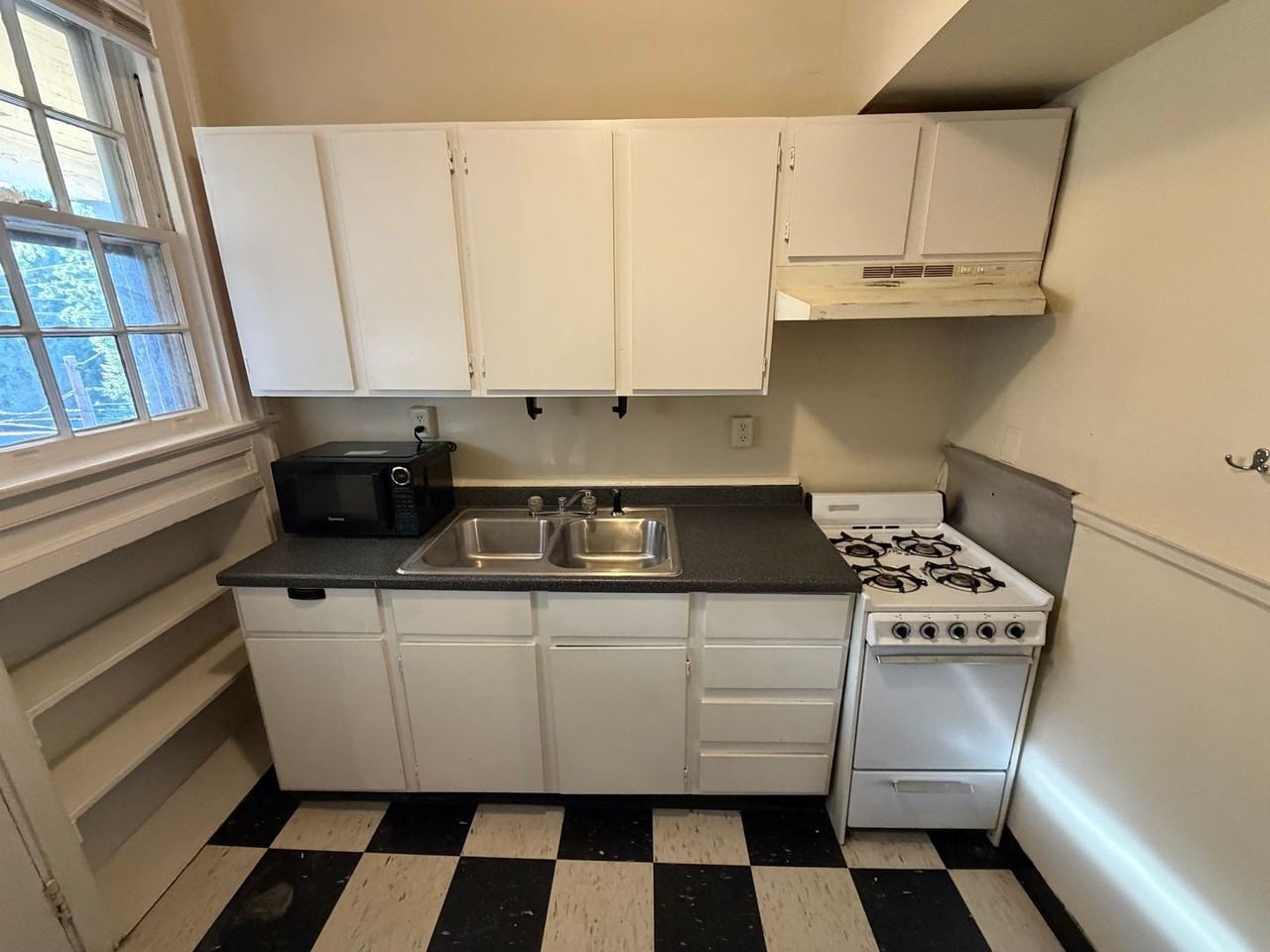 2832 Monument Ave.* - Photo 7 of 50