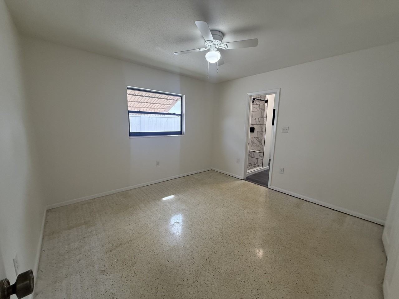 1301 N Sinclair Ave #1 - Photo 7 of 11