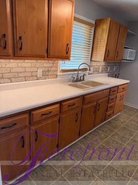 2818 Hanway Ave #1 - Photo 4 of 14