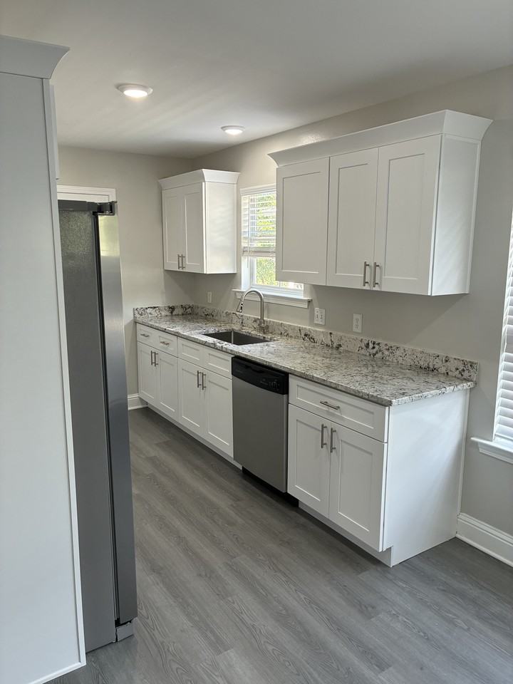 3053 Longfellow Rd #1 - Photo 3 of 21