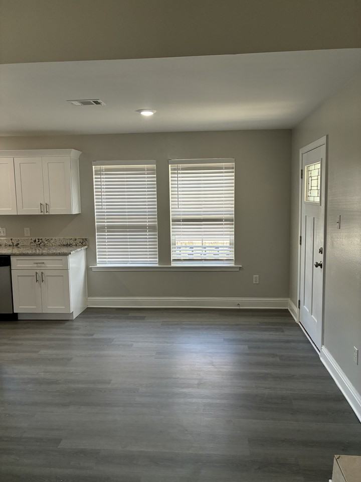 3053 Longfellow Rd #1 - Photo 6 of 21