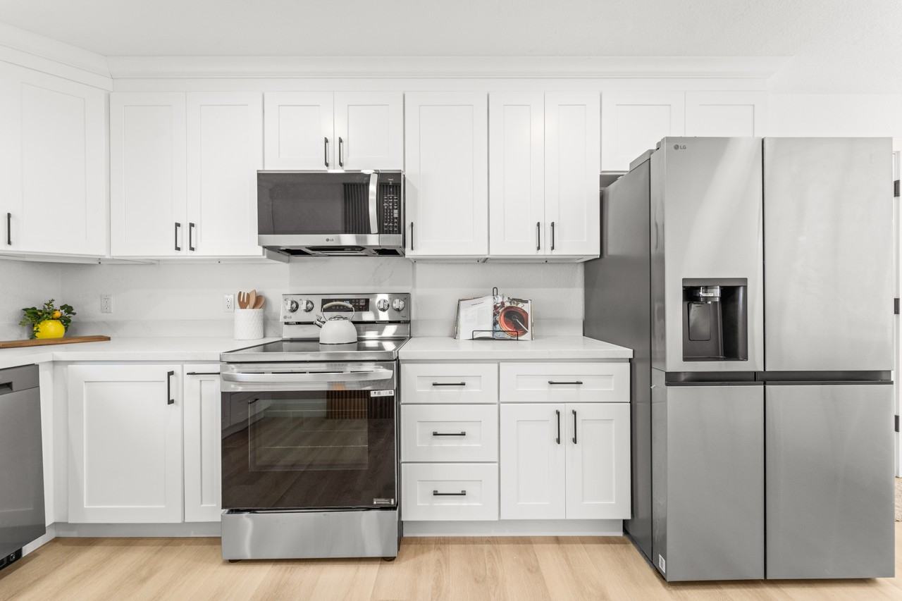 1334 7th St - Photo 4 of 50