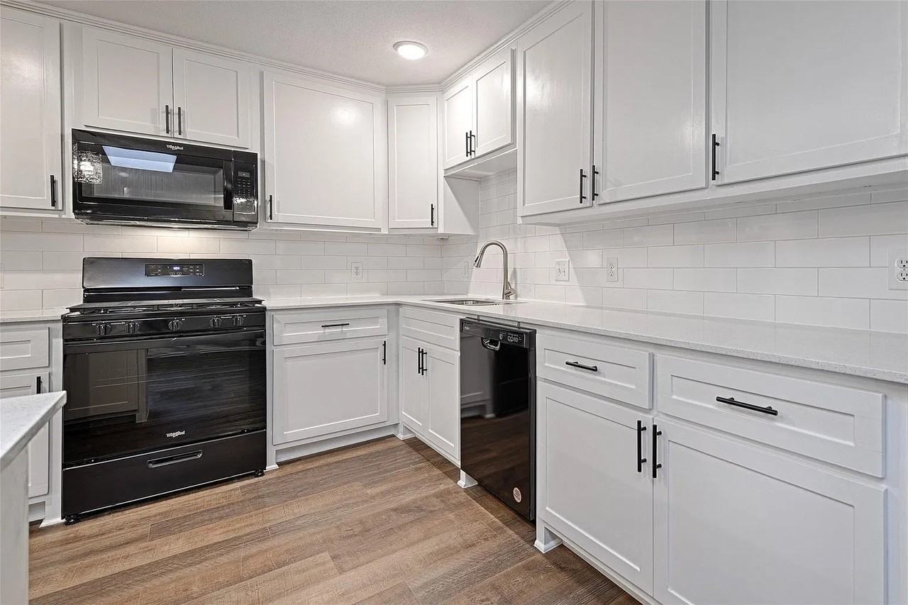 2639 Forest Grove Dr - Photo 3 of 8