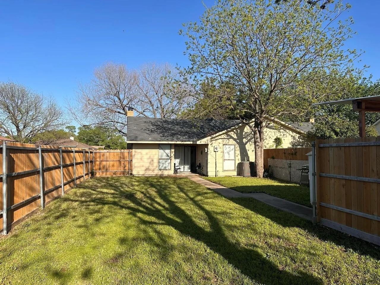 2026 Santa Anna Dr - Photo 2 of 35