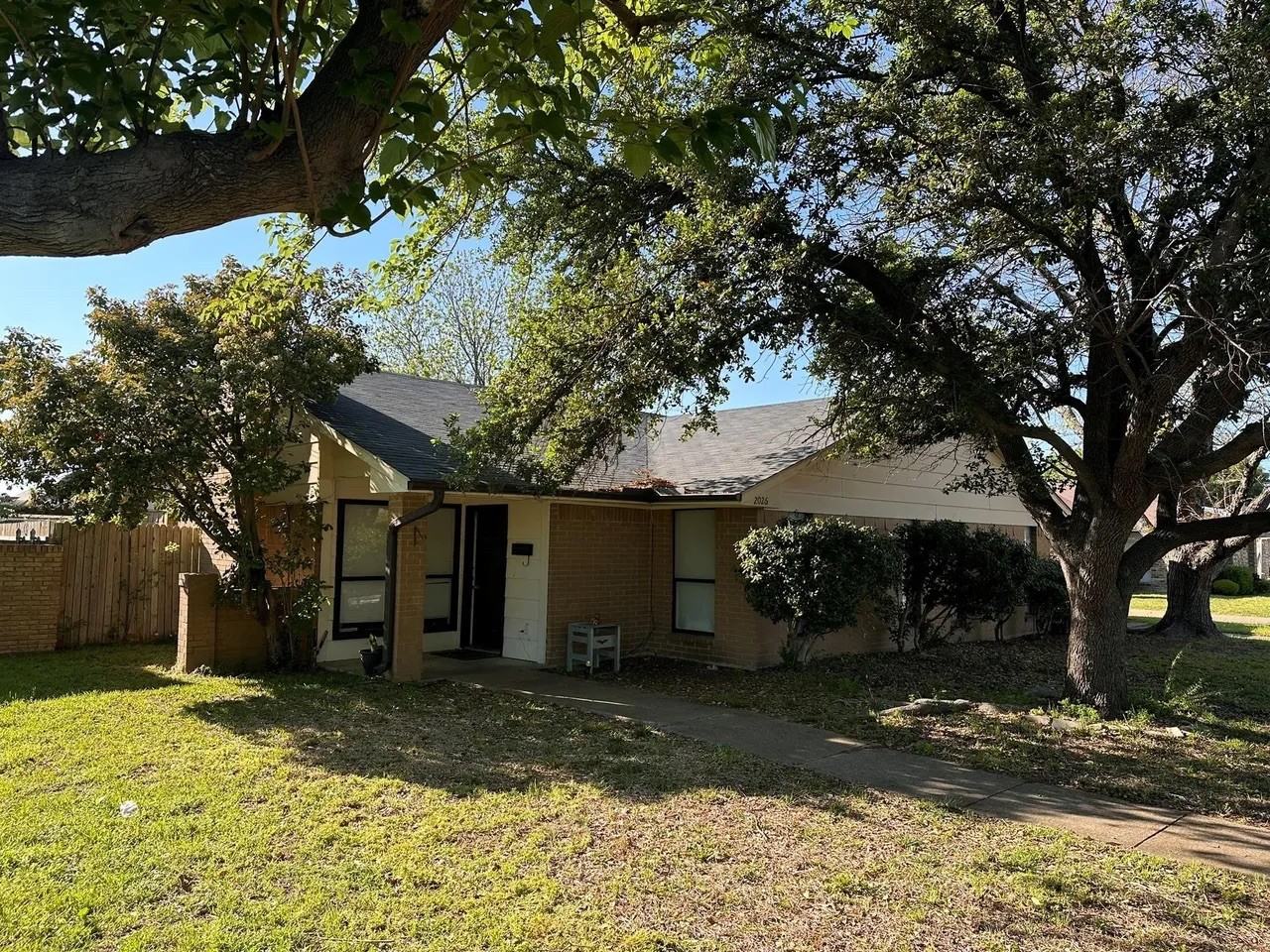 2026 Santa Anna Dr - Photo 4 of 35