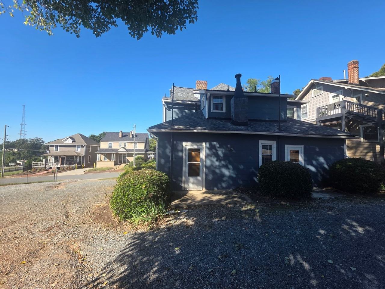 115 S Spruce St #4 - Photo 4 of 10