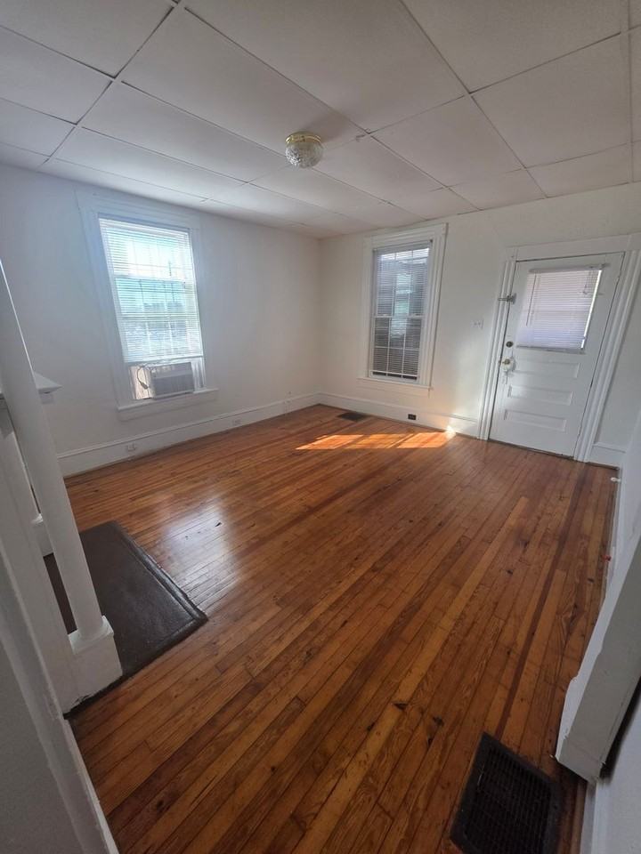 115 S Spruce St #4 - Photo 6 of 10