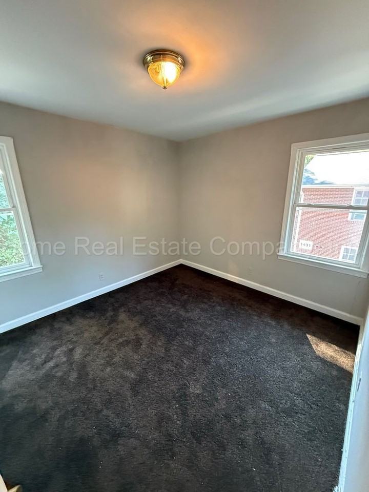 1435 Clark Ave #C - Photo 3 of 5