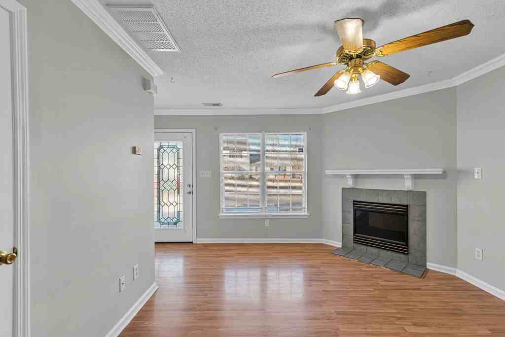 1136 Pueblo Dr #1 - Photo 5 of 22
