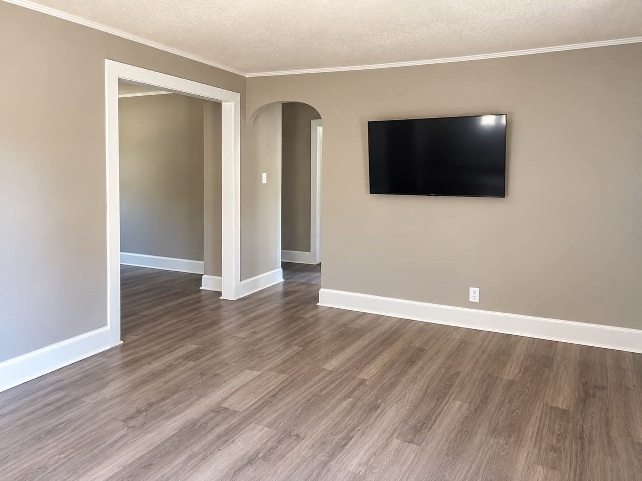 425 Truitt St #1 - Photo 4 of 19