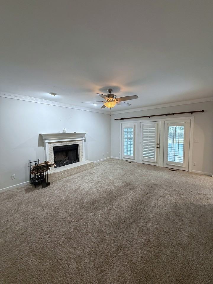 1604 Wedgewood Ct #1 - Photo 5 of 26