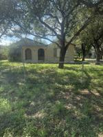 featured image of 1401 E Henrietta Ave #1