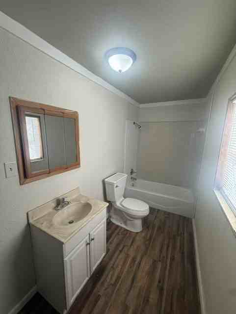 1401 E Henrietta Ave #1 - Photo 6 of 17